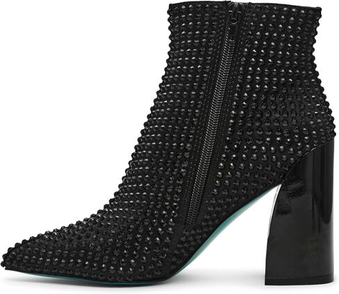 حذاء كولبي للكاحل للسيدات باللون الأزرق من Betsey Johnson in Kuwait