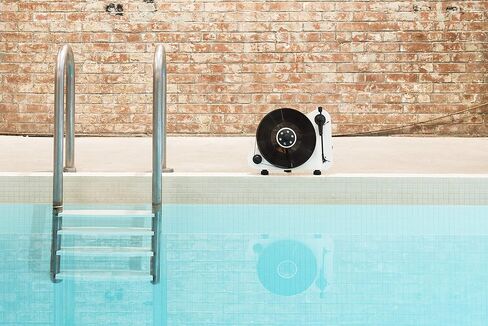 Pro-Ject VT-E BT R (أبيض) قرص دوار لاسلكي، أبيض (عالي اللمعان) in Kuwait