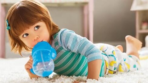 Munchkin Weighted Straw Sippy Cups for Toddlers 7oz, Leak Proof, Freezer/Dishwasher Safe, Easy to Hold-Great toddler cups with straws, Supports Straw-use Education, Straw Cups (Purple/Pink) in Kuwait