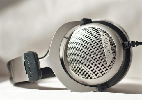 سماعات رأس بيردايناميك DT 880 Premium Edition 32 أوم فوق الأذن ستيريو. تصميم شبه مفتوح، سلكي، متطور، للكمبيوتر اللوحي والهاتف الذكي (متجدد) in Saudi Arabia