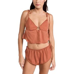 طقم قميص وسروال قصير للسيدات من Bluebella مصنوع من الساتان الفاخر من نيكول in Kuwait