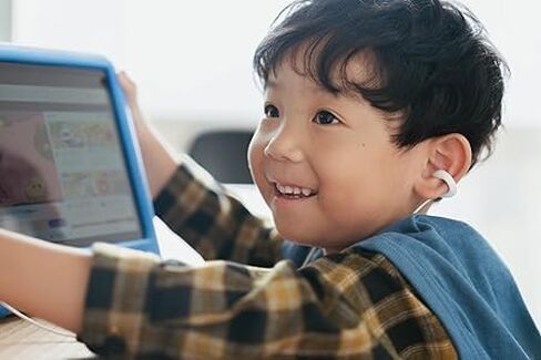 ambie Sound Earcuffs - سماعات أذن مفتوحة بمشبك أذن سلكي مقاس 3.5 مم مع ميكروفون مدمج وتحكم سهل في مستوى الصوت | سماعة رأس على شكل صفعة للأذن | سيليكون خفيف الوزن، أسود in Kuwait