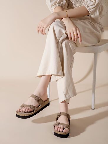 صنادل نسائية ذات نعل سميك مريحة ومسطحة للصيف والشاطئ سهلة الارتداء ومفتوحة عند الأصابع وإبزيم قابل للتعديل in Kuwait