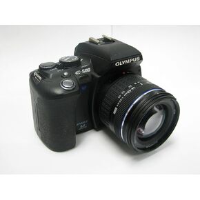 نظام OM OLYMPUS Evolt E500 8MP Digital SLR مع عدسة Zuiko 14-45mm f/3.5-5.6 Digital SLR (متجددة)