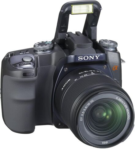 مجموعة كاميرا Sony Alpha A100K الرقمية SLR بدقة 10.2 ميجابكسل مع عدسة تكبير AF (متجددة) in Saudi Arabia