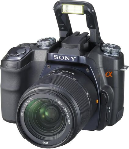 مجموعة كاميرا Sony Alpha A100K الرقمية SLR بدقة 10.2 ميجابكسل مع عدسة تكبير AF (متجددة) in Saudi Arabia