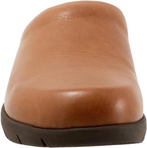 SoftWalk Women's Andria Clog, Luggage, 8.5 in Saudi Arabia