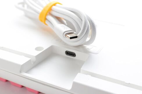 لوحة مفاتيح ميكانيكية Ducky One 3 Gossamer Pink Hotswap Double Shot PBT QUACK (فضي Cherry MX) in Kuwait