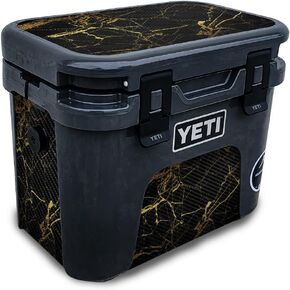 غلاف من ألياف الكربون متوافق مع مبرد Yeti Roadie 15 الصلب - برتقالي صلب - غطاء لاصق واقٍ من الفينيل الفاخر 3M - سهل الاستخدام | صُنع في الولايات المتحدة الأمريكية بواسطة MightySkins