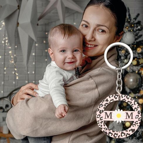 Cute Mom Keychain for Womens Pink Leopard Print Key Chain for Mama Daisy Keychains for Mommy Birthday Gifts for Step Bonus Mom Christmas Gift Ideas Aesthetic Leopard Accessories for Car Keys Keyring, in Kuwait