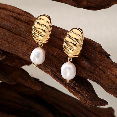 XYJZXY 18K Gold Pearl Drop Earrings for Women Freshwater Pearl Dangle Earrings Chunky Gold Hoop Earrings Gifts for Her in Saudi Arabia