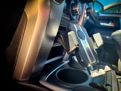 The Runner Smash Mount V2 5th Gen 4Runner Phone Mount w/Basic Phone Holder in Saudi Arabia