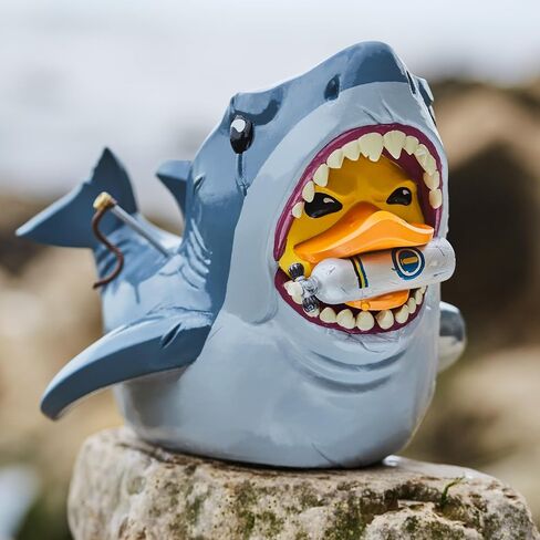 TUBBZ Giant Bruce (زجاجة غاز) شخصية بطة مطاطية من الفينيل قابلة للتجميع - بضائع Jaws الرسمية - التلفزيون والأفلام وألعاب الفيديو in Saudi Arabia