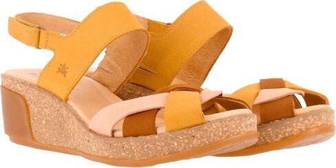 صندل نسائي من El Naturalista بحزام خلفي in Kuwait