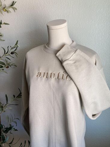 Embroidered auntie crewneck sweatshirt, gift for aunt, pregnancy announcement (XXL, Stonewash Green) in Saudi Arabia