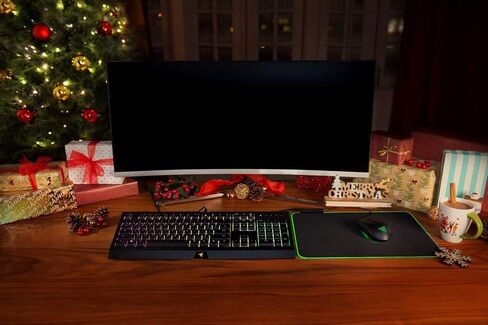 Razer Holiday Bundle 2018 لوحة مفاتيح الألعاب Cynosa Chroma، ماوس الألعاب Abyssus، لوحة ماوس Goliathus Chroma in Saudi Arabia