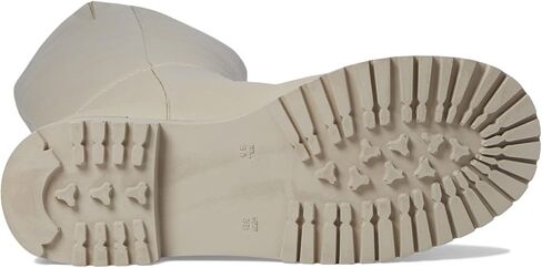 ماتيس أديل in Kuwait