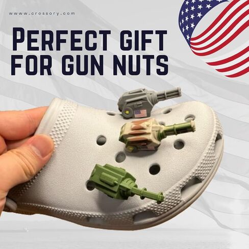 3pcs 3D US Tank Design Shoe Charms Tank Key Chain Collection 3D Clog Shoes ديكور وإكسسوارات لأحذية القبقاب، أحذية DIY سحر الهدايا للأولاد 5 6 7 8 9 10 11 12 13 14، الفتيات والرجال والنساء in Kuwait