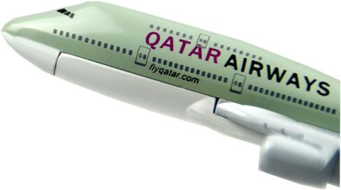 شركة الخطوط الجوية القطرية ش.م.ق.م. B747 سبائك معدنية نماذج هدية عيد ميلاد نماذج الطائرة اللعب in Kuwait