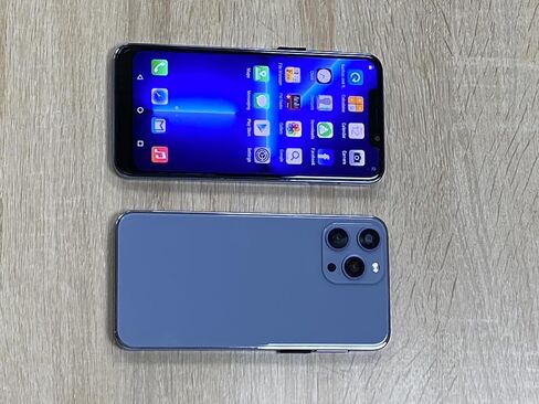 unlocked phone，E66，Android smartphone ，Internal battery，1G RAM 16G ROM，supports Dual SIM card frequency band of 3GWCDMA ：850/1700/2100MHZ，6.11inch Screen(3BLUE) in Kuwait