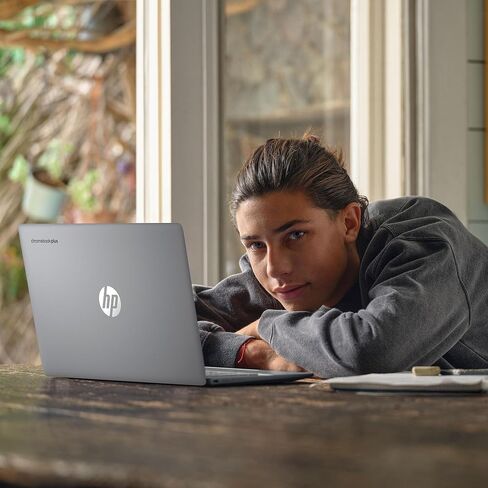 كمبيوتر محمول HP Chromebook Plus مقاس 14 بوصة، شاشة FHD، Intel Core i3-N305، ذاكرة الوصول العشوائي 8 جيجابايت، 128 جيجابايت UFS، Intel UHD Graphics، نظام التشغيل Chrome 14a-nf0050nr (2024) in Saudi Arabia