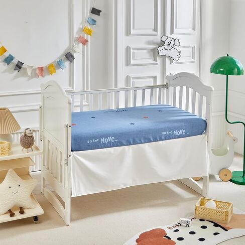 طقم سرير أطفال قطني للسيارات مكون من 3 قطع لحاف سيارات ومنزل مع ملاءة جاهزة وتنورة سرير - نمط أبيض داكن وأصفر وأخضر - مجموعة سرير سيارات لطيفة للأولاد والبنات in Kuwait