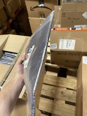 معاطف مختبر AMZ باللون الأزرق الداكن للبالغين، مقاس كبير. 10 عبوات معاطف طبية. 35 GSM PP طلاء معطف المختبر القابل للتصرف. معطف المختبر الطبي بطول الركبة بدون جيب، معصم مرن، قفل حلقي in Kuwait