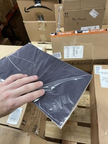 معاطف مختبر AMZ باللون الأزرق الداكن للبالغين، مقاس كبير. 10 عبوات معاطف طبية. 35 GSM PP طلاء معطف المختبر القابل للتصرف. معطف المختبر الطبي بطول الركبة بدون جيب، معصم مرن، قفل حلقي in Kuwait