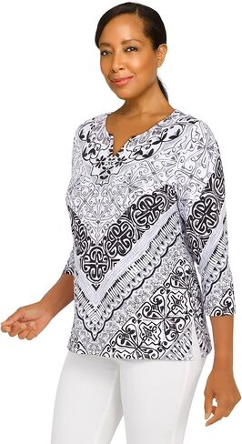 قميص Alfred Dunner النسائي ذو الرقبة المقسمة والشيفرون in Kuwait