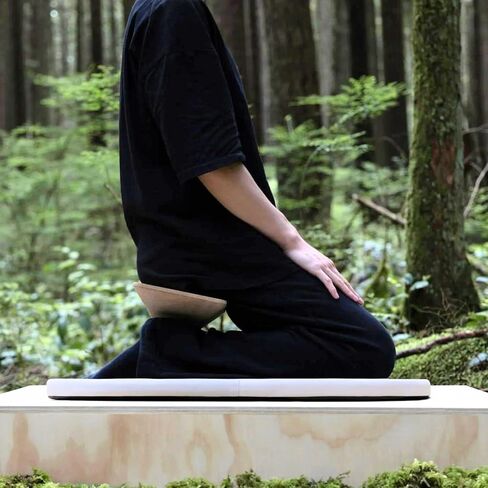 مقعد يوجا من خشب البلوط التقليدي المريح من Walden Seiza لممارسة زن، مقعد واسع يتضمن وسادة علوية لديكور المنزل للاستخدام الداخلي والخارجي، ملحقات التأمل (الرماد الأسود) in Kuwait