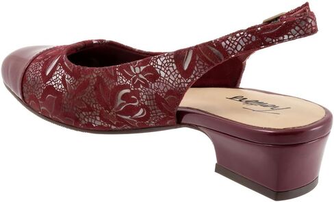 Trotters Women's DEA Ballet Flat in Saudi Arabia