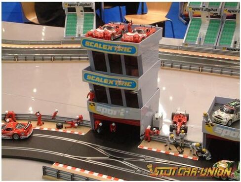 Scalextric C8321 Track Accessories Pit Garage in Kuwait