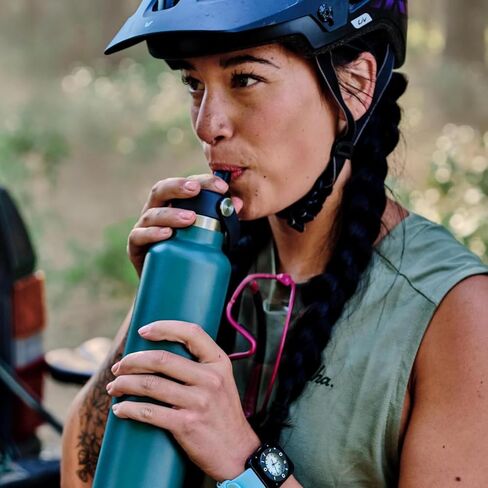 قارورة مائية سعة 24 أونصة من الفولاذ المقاوم للصدأ زجاجة مياه قياسية مع غطاء من القش المرن وعزل فراغ مزدوج الجدار in Kuwait