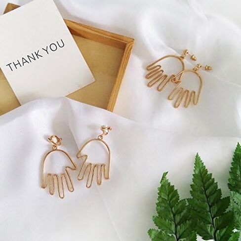 18K Gold Plated Hollow Hands Palm Charm Women Stud Post Earrings in Saudi Arabia