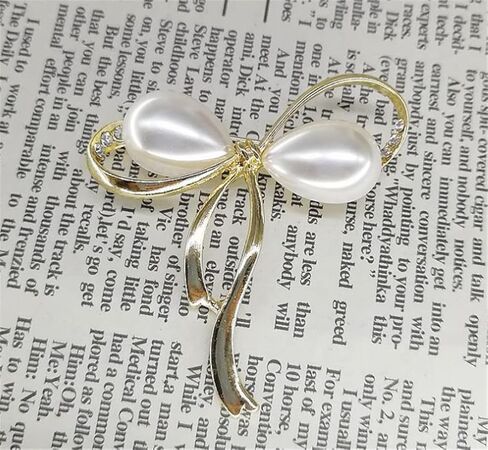 New Pearl Bow Brooch Pins for Women Dress Apparel Vintage Large Brooches Fashion Jewelry Elegant Accessories Gift, Metal, no gemstone in Kuwait