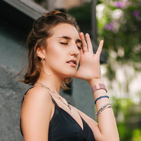 Amzpas Band for Fitbit Versa 4 Bands النساء والرجال، شبكة من الفولاذ المقاوم للصدأ حزام سوار بديل مغناطيسي متوافق مع Fitbit Sense 2 /Versa 4 / Fitbit Versa 3/Sense Smartwatch in Kuwait