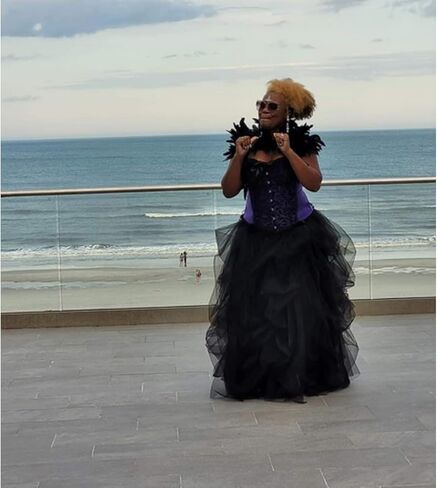 Women's Gothic Black Feather Maleficent Raven Swan Witch Costume for Halloween in Saudi Arabia