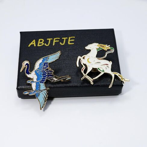 مجموعة دبابيس بروش لطيفة من المينا بتصميم حيوانات مرحة، مجموعة دبابيس عصرية بنمط الغزلان والشنط وحقائب الظهر والجاكيتات والقبعات للنساء والفتيات مطلية بالذهب من قطعتين in Kuwait