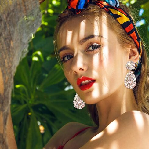 أقراط على شكل دمعة من حجر الراين، أقراط متدلية من مجوهرات الماس الفاخرة، أقراط متدلية على شكل ثريا تنكرية للنساء والفتيات في حفلات الزفاف in Kuwait