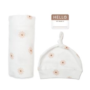 Lulujo Birth Announcement Hat & Swaddle Blanket Set| Unisex Softest Bamboo Viscose Muslin Baby Swaddle Blanket| Receiving Blanket | 47in x 47in| Daisies
