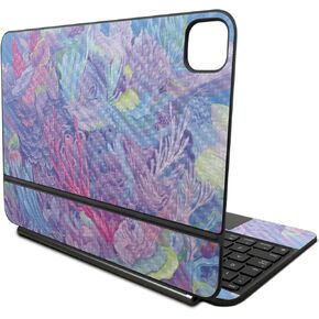 غلاف من ألياف الكربون متوافق مع لوحة مفاتيح Apple Magic Keyboard لجهاز iPad Pro مقاس 11 بوصة (M4) 2024 - Dreamy Reef - غطاء لاصق واقٍ ملتف من الفينيل 3M ممتاز - سهل الاستخدام | صُنع في الولايات المتحدة الأمريكية بواسطة MightySkins