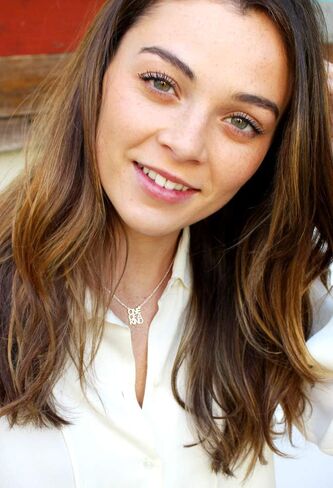 قلادة من الفضة الإسترلينية مطبوع عليها عبارة "Good Vibes Only Message Leged"، 40.64 سم - 45.72 سم. ايه دي جي شين in Kuwait