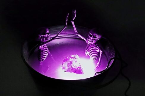 Fogging Black 9" Witch Cauldron with Skeleton Sauna and Green Fogger (w/Multi-Color Options) Great for Halloween Decor, Trick or Treat Candy Bucket - Kettle Includes Handle - 9 Inch Wide in Saudi Arabia