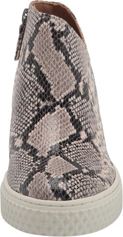 Aerosoles Women's Zirah Sneaker in Saudi Arabia