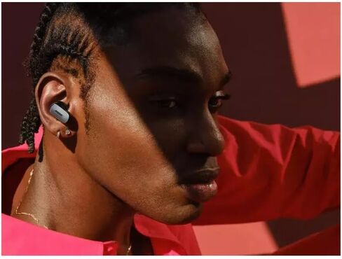 سماعات أذن Bose QuietComfort Ultra True اللاسلكية بتقنية البلوتوث وخاصية إلغاء الضوضاء القابلة للتعديل، صوت مكاني، ما يصل إلى 6 ساعات من وقت التشغيل، حزمة سوداء مع مجموعة أدوات مناسبة in Kuwait