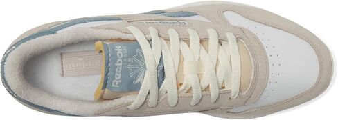 حذاء رياضي نسائي من الجلد الكلاسيكي من ريبوك، لون الطباشير/الرمادي/البني المنفع، 9.5 in Kuwait