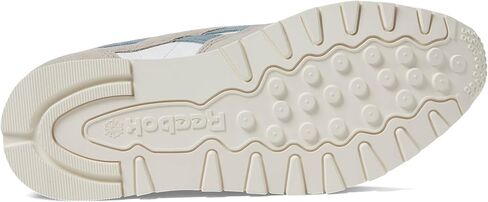 حذاء رياضي نسائي من الجلد الكلاسيكي من ريبوك، لون الطباشير/الرمادي/البني المنفع، 9.5 in Kuwait