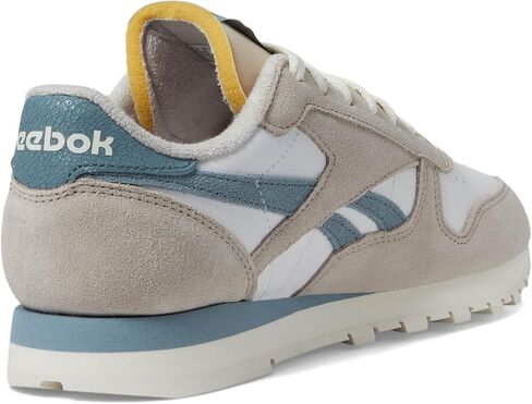 حذاء رياضي نسائي من الجلد الكلاسيكي من ريبوك، لون الطباشير/الرمادي/البني المنفع، 9.5 in Kuwait