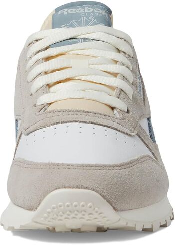 حذاء رياضي نسائي من الجلد الكلاسيكي من ريبوك، لون الطباشير/الرمادي/البني المنفع، 9.5 in Kuwait