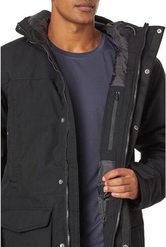 Fjällräven Nuuk Lite Parka in Saudi Arabia